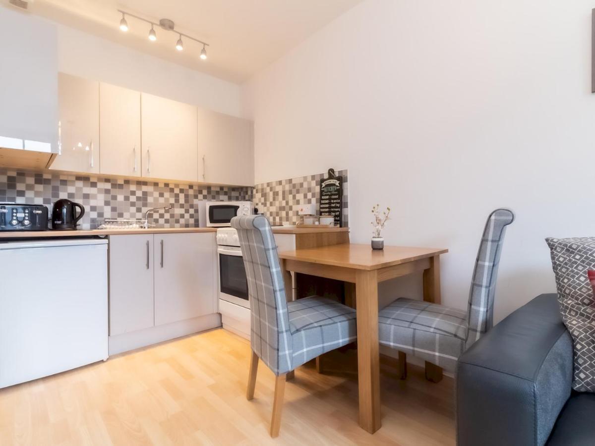 Apartamento Bright And Cosy Flat At The Heart Of The Old Town Edimburgo Exterior foto