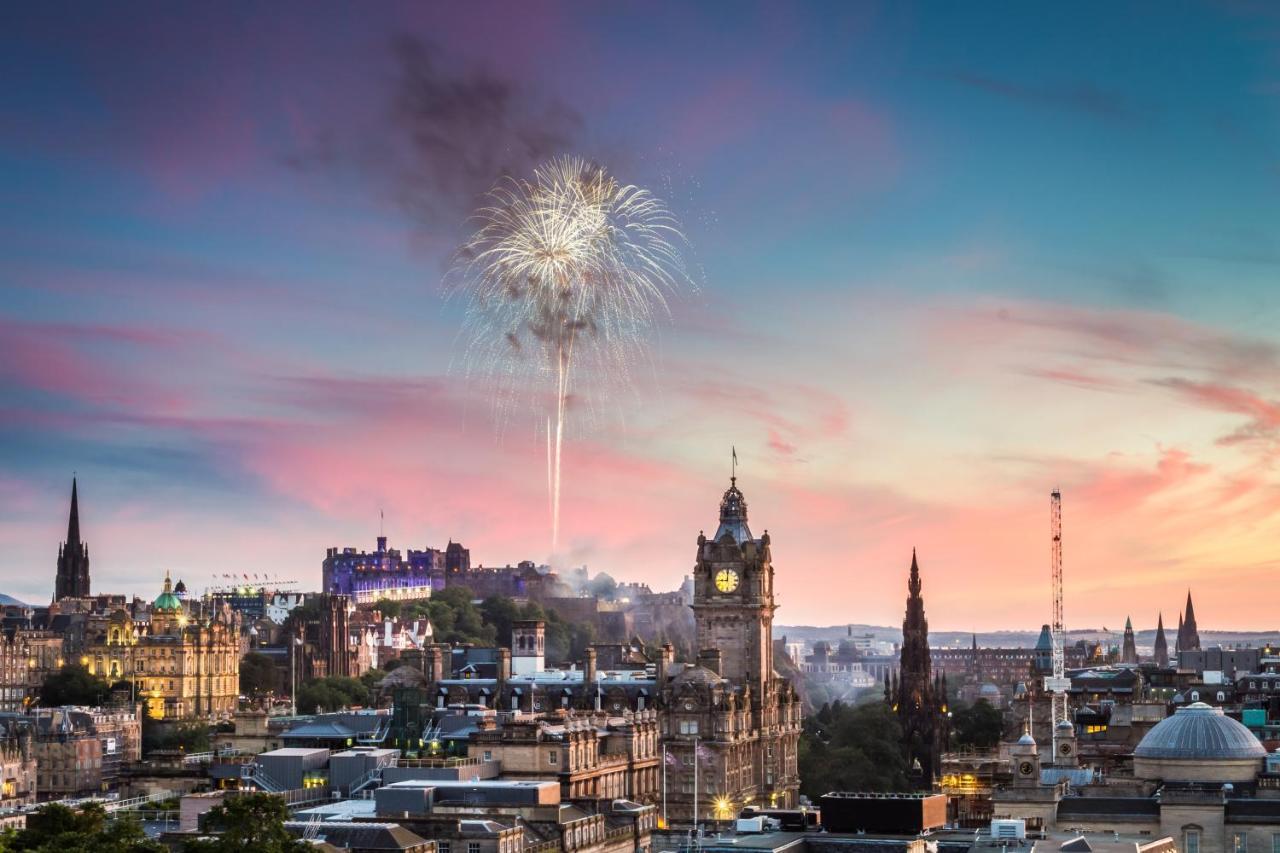 Apartamento Bright And Cosy Flat At The Heart Of The Old Town Edimburgo Exterior foto