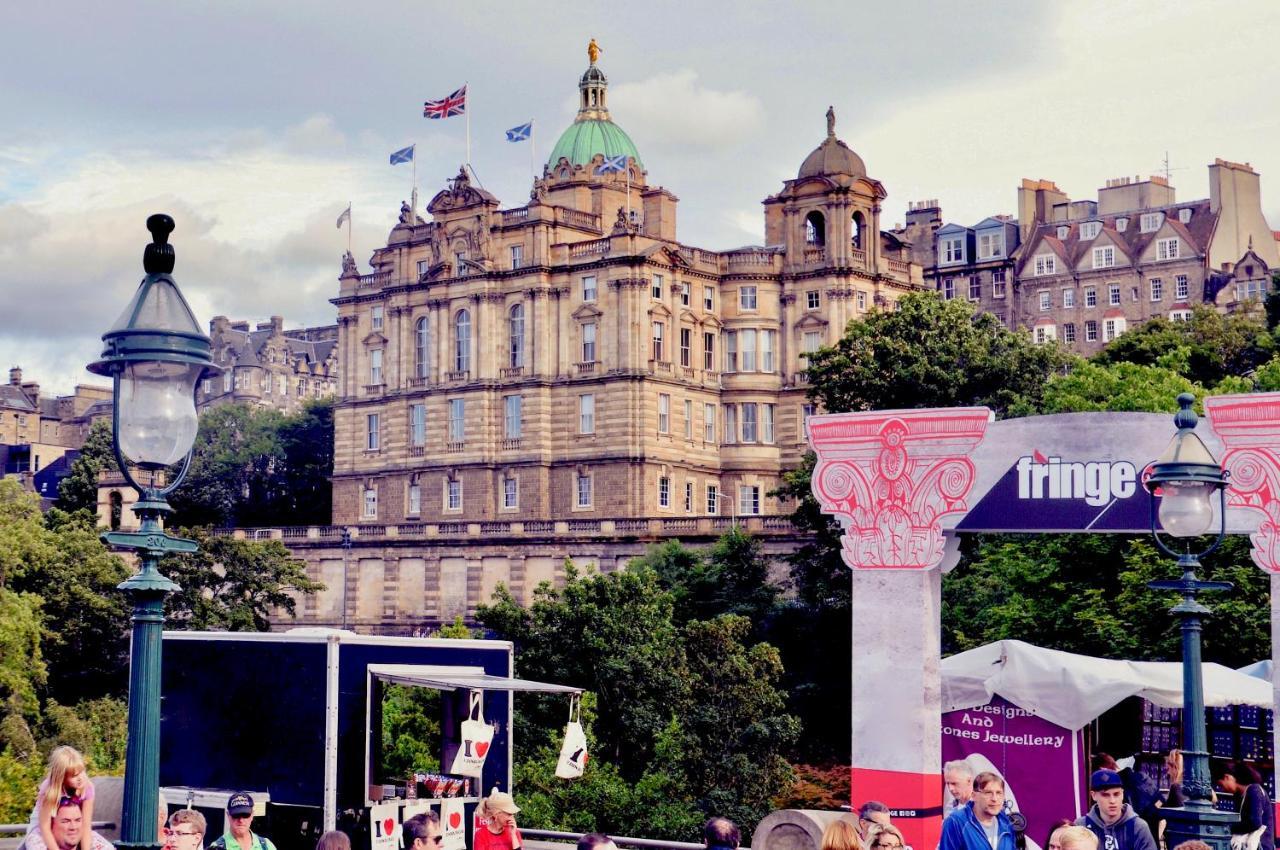 Apartamento Bright And Cosy Flat At The Heart Of The Old Town Edimburgo Exterior foto